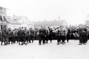 Bilde av Hjemmestyrkene på Torget  1945